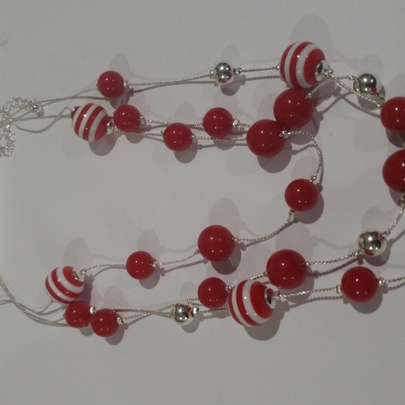 Elegant Layered Silver Red & White Beads Necklace - Women's Fashion Jewelry - Picture 5 of 7